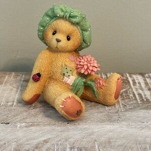 Cherished Teddies Dahlia Tan Bear with Green Hat and Pink Flower